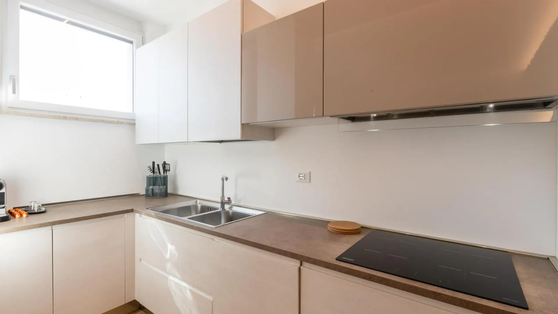 Elegance Apartment Peschiera del Garda Italy