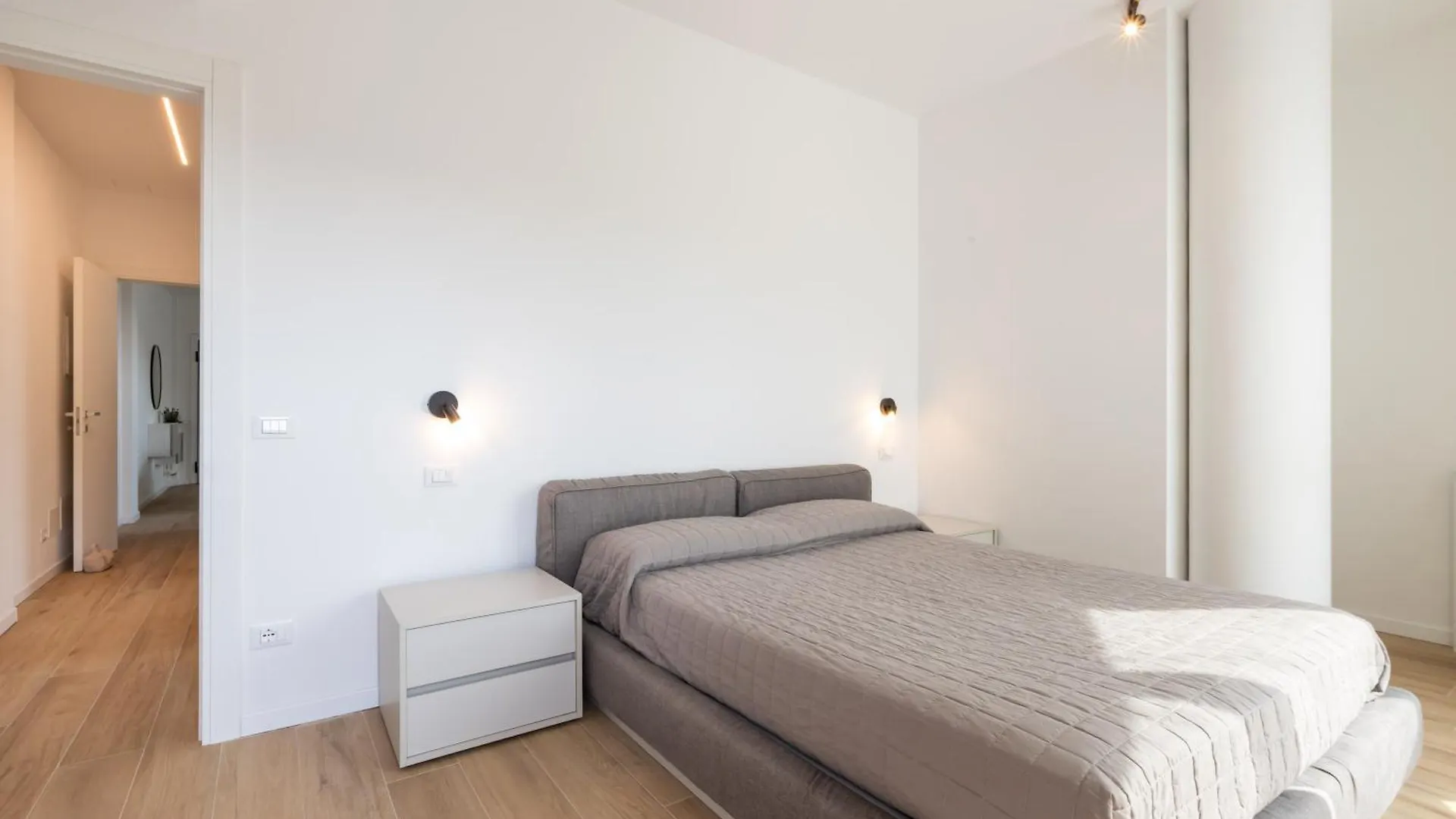 Elegance Apartment Peschiera del Garda 0*,