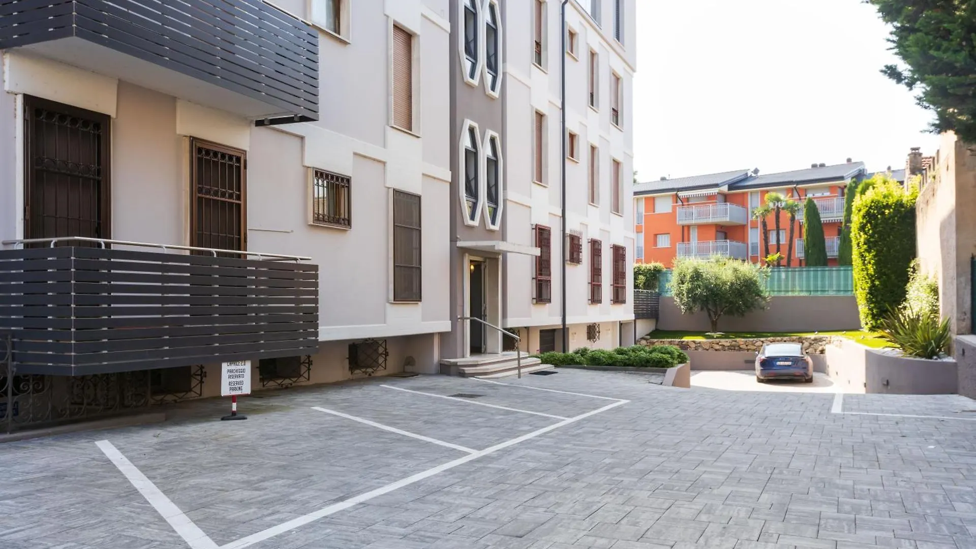 Elegance Apartment Peschiera del Garda 0*,