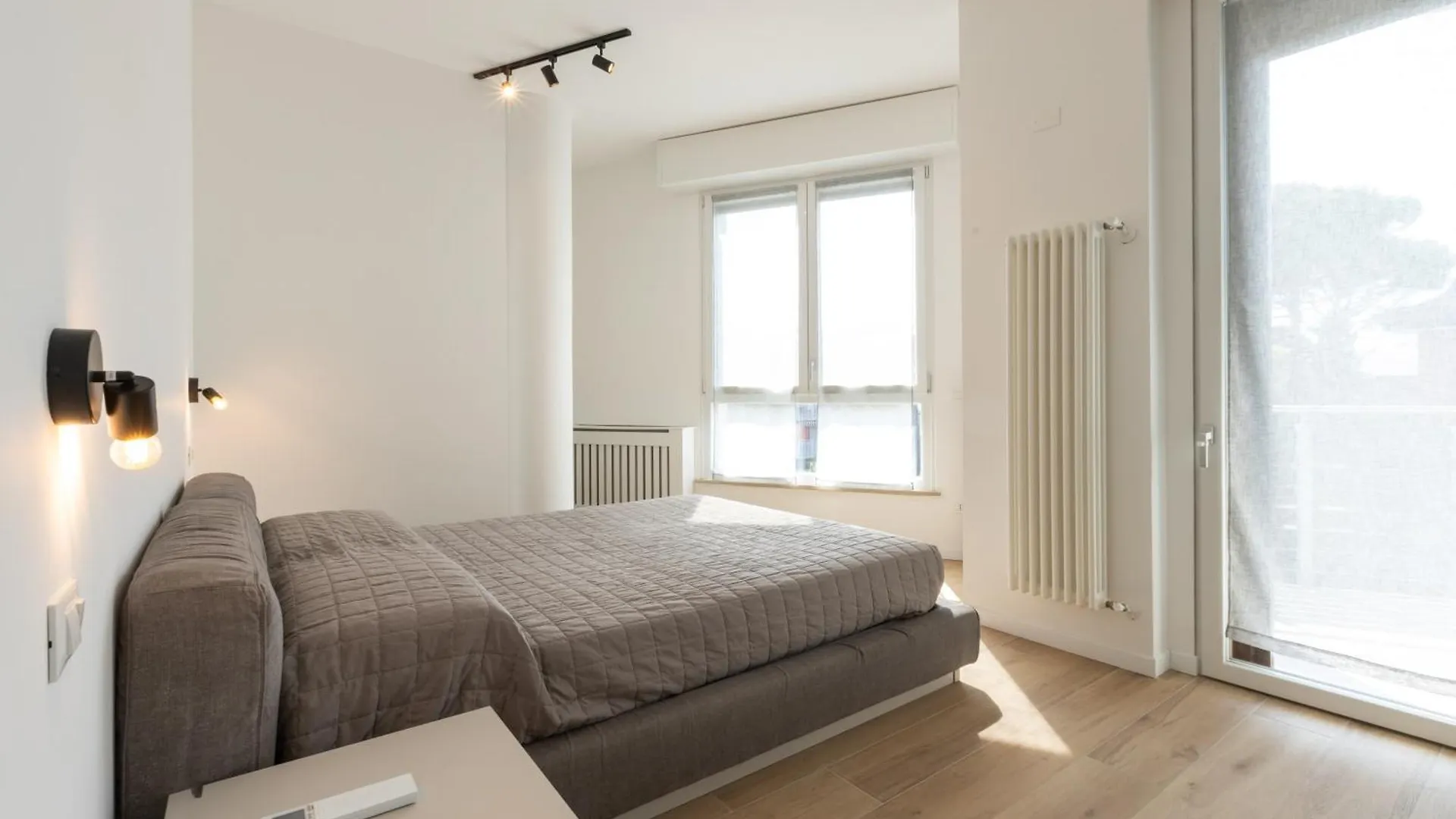 Elegance Apartment 佩斯基耶拉德加达