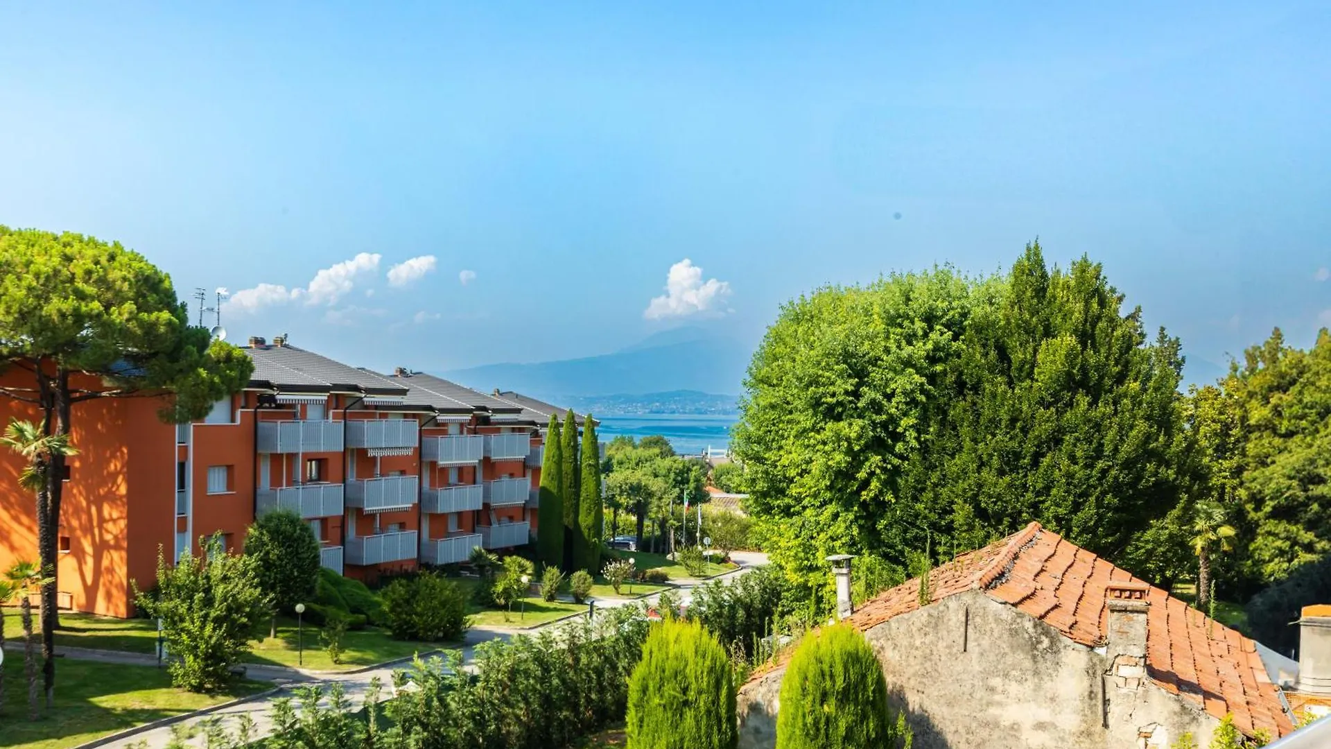 Elegance Apartment Peschiera del Garda Itália
